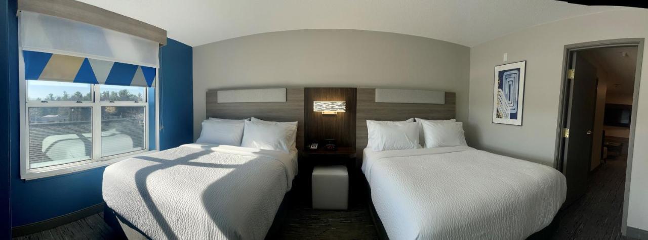 Holiday Inn Express & Suites Marquette By Ihg Eksteriør billede
