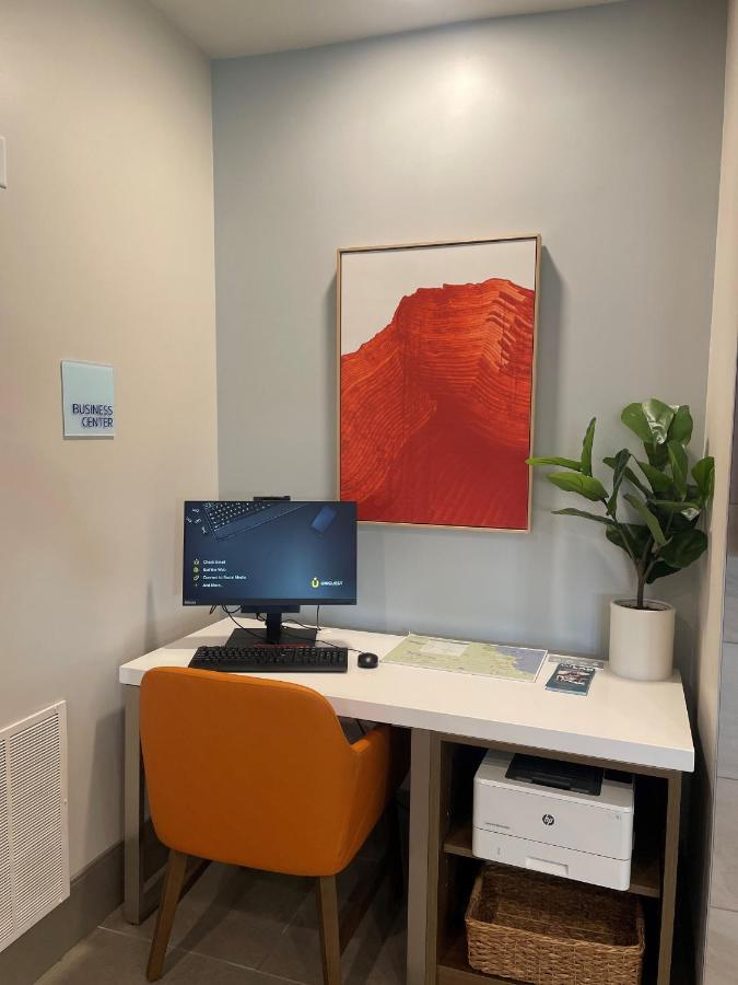 Holiday Inn Express & Suites Marquette By Ihg Eksteriør billede