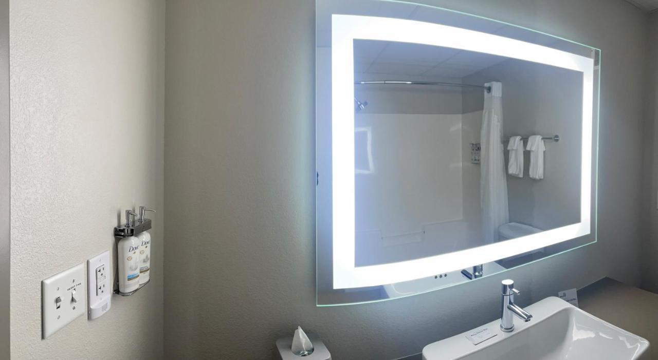 Holiday Inn Express & Suites Marquette By Ihg Eksteriør billede