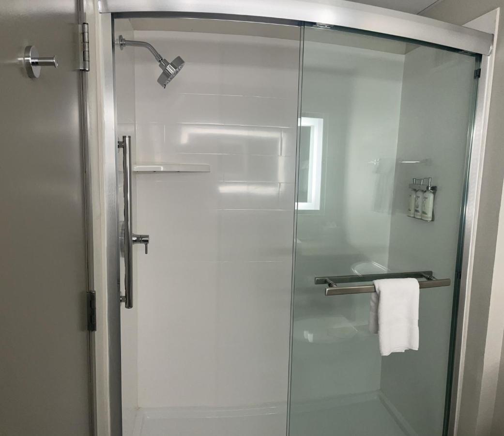 Holiday Inn Express & Suites Marquette By Ihg Eksteriør billede