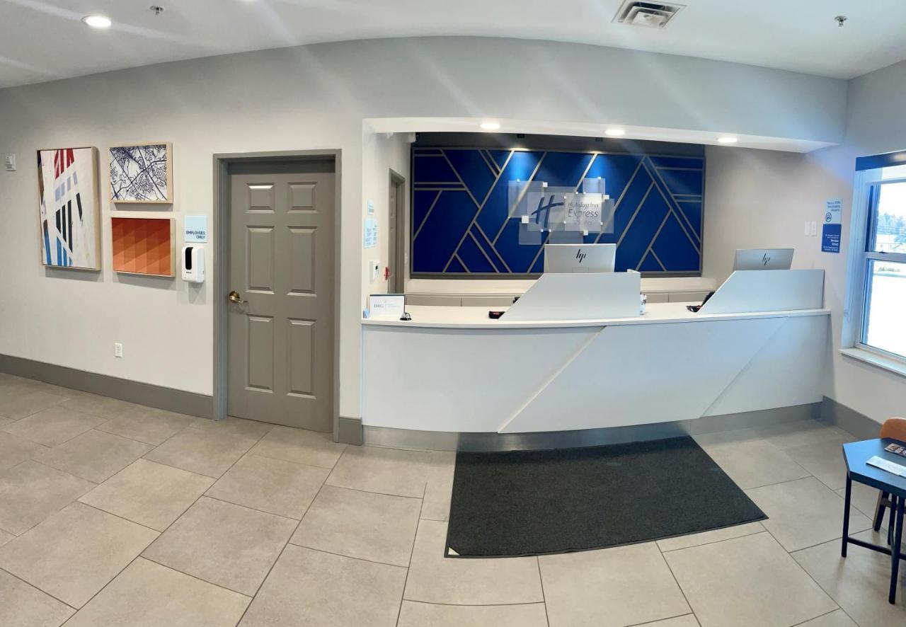 Holiday Inn Express & Suites Marquette By Ihg Eksteriør billede