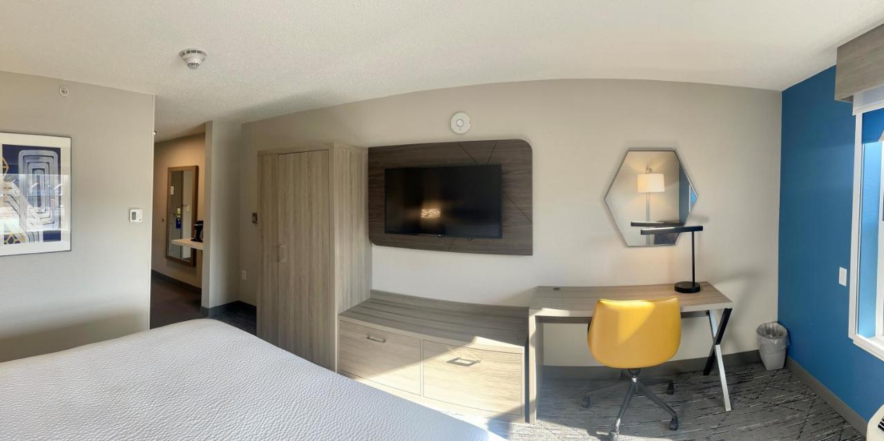 Holiday Inn Express & Suites Marquette By Ihg Eksteriør billede