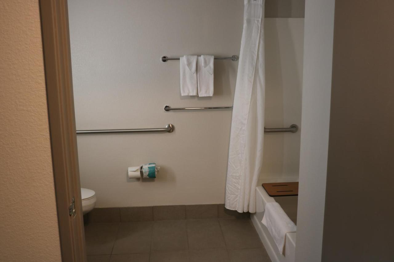 Holiday Inn Express & Suites Marquette By Ihg Eksteriør billede