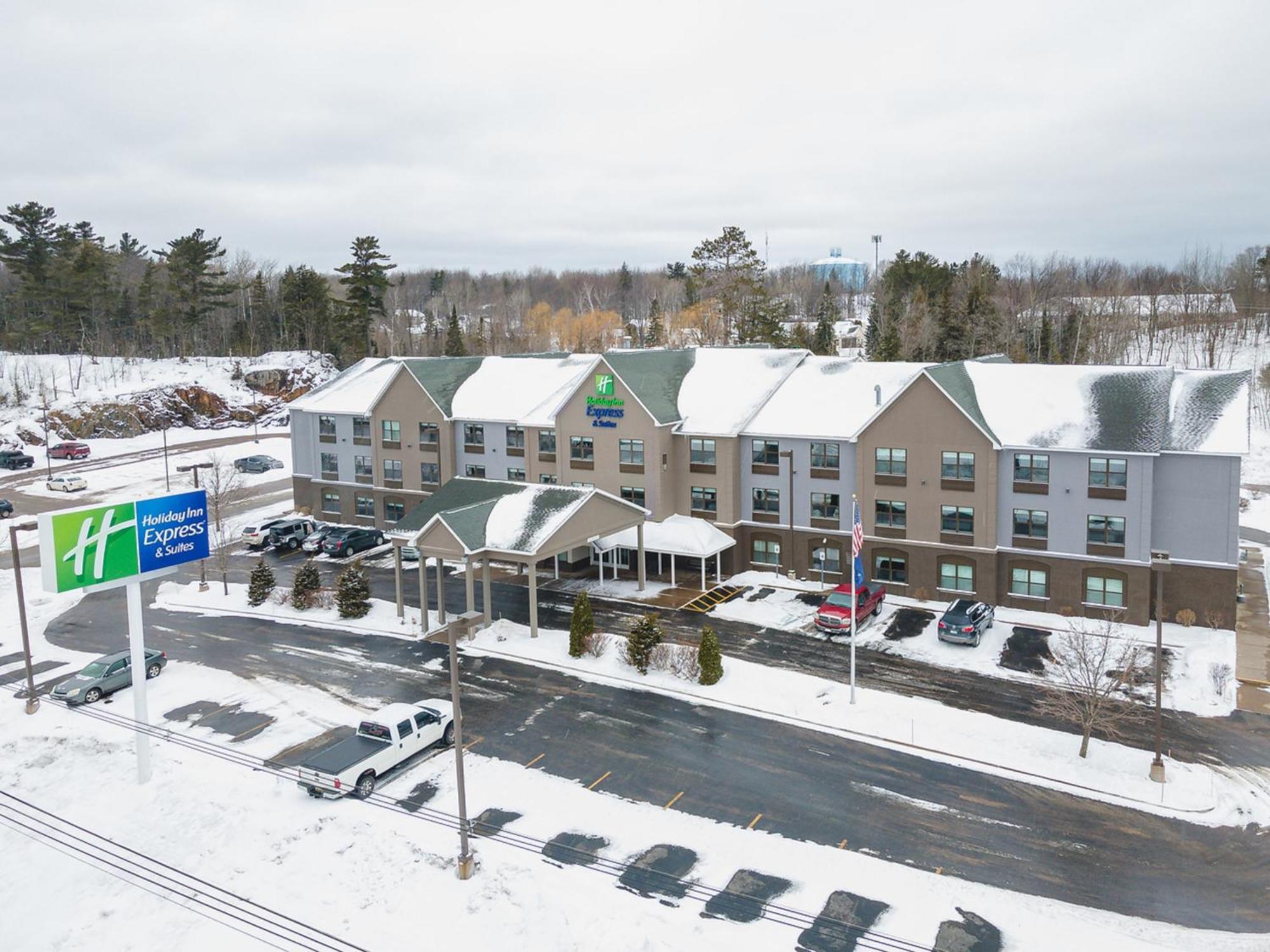 Holiday Inn Express & Suites Marquette By Ihg Eksteriør billede