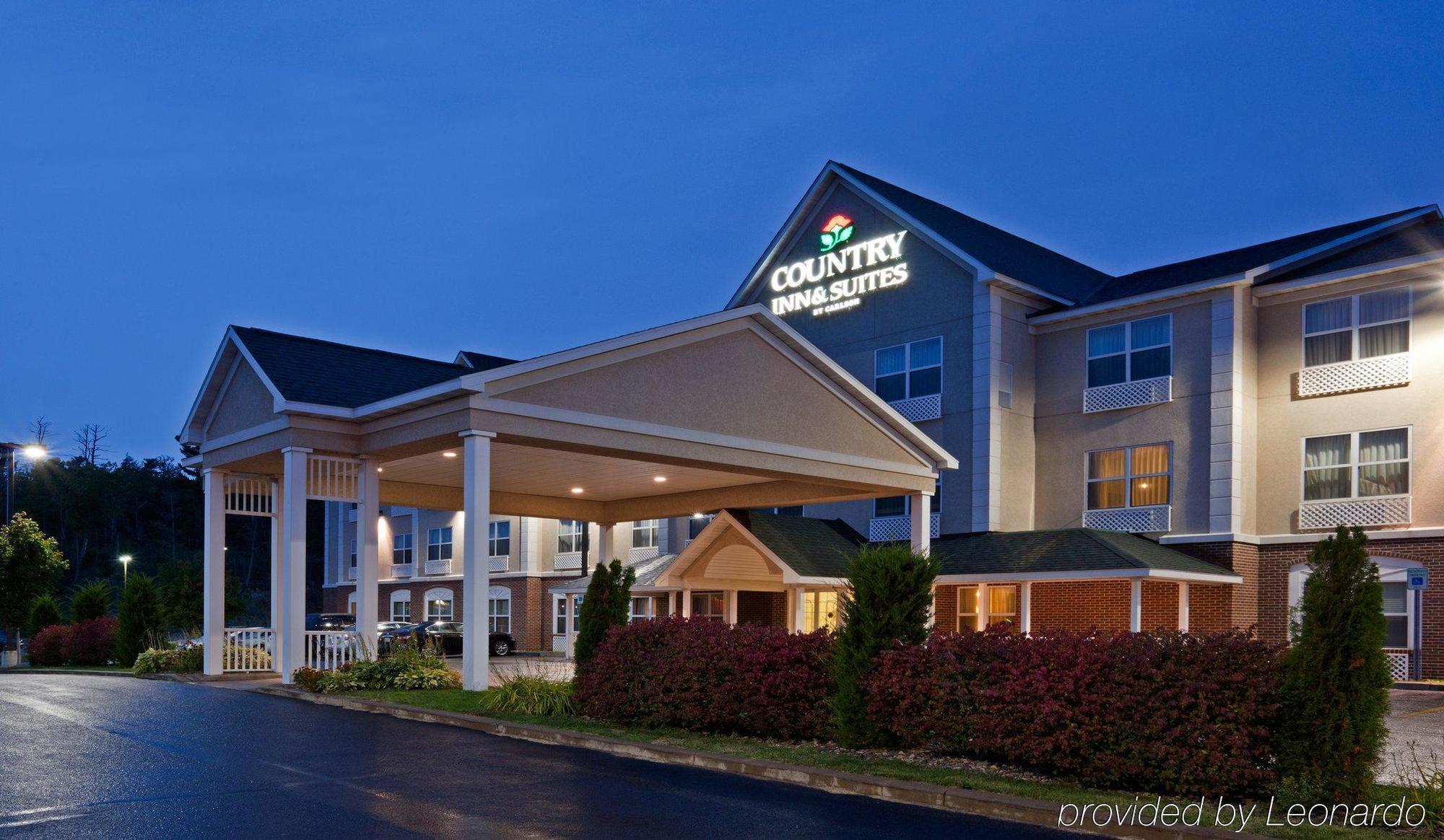 Holiday Inn Express & Suites Marquette By Ihg Eksteriør billede