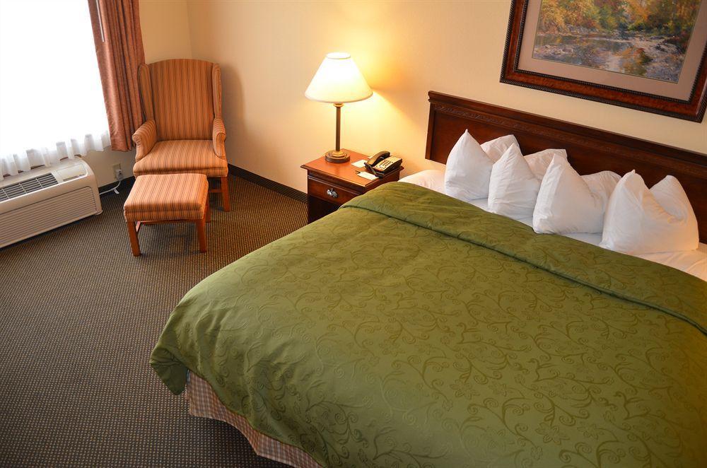 Holiday Inn Express & Suites Marquette By Ihg Værelse billede