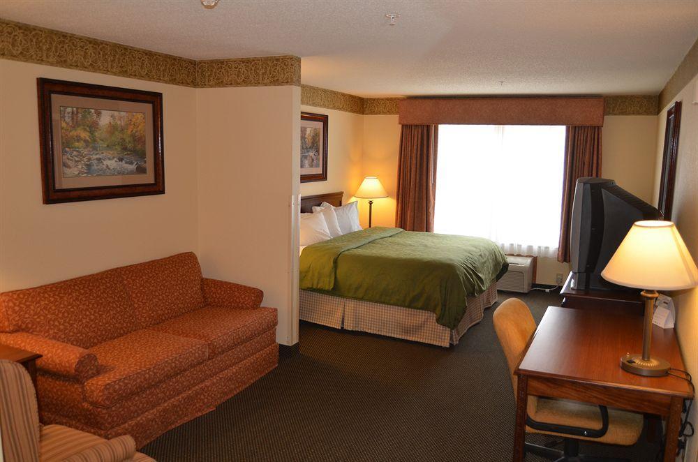 Holiday Inn Express & Suites Marquette By Ihg Værelse billede