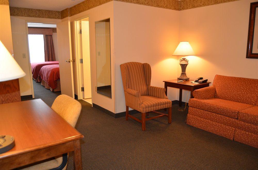 Holiday Inn Express & Suites Marquette By Ihg Værelse billede