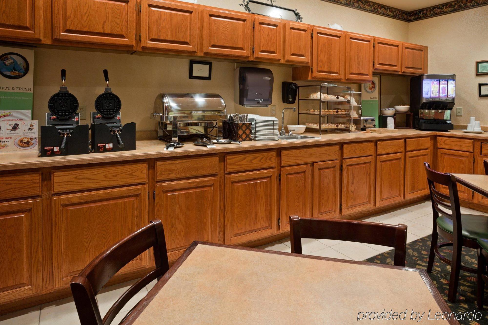 Holiday Inn Express & Suites Marquette By Ihg Eksteriør billede