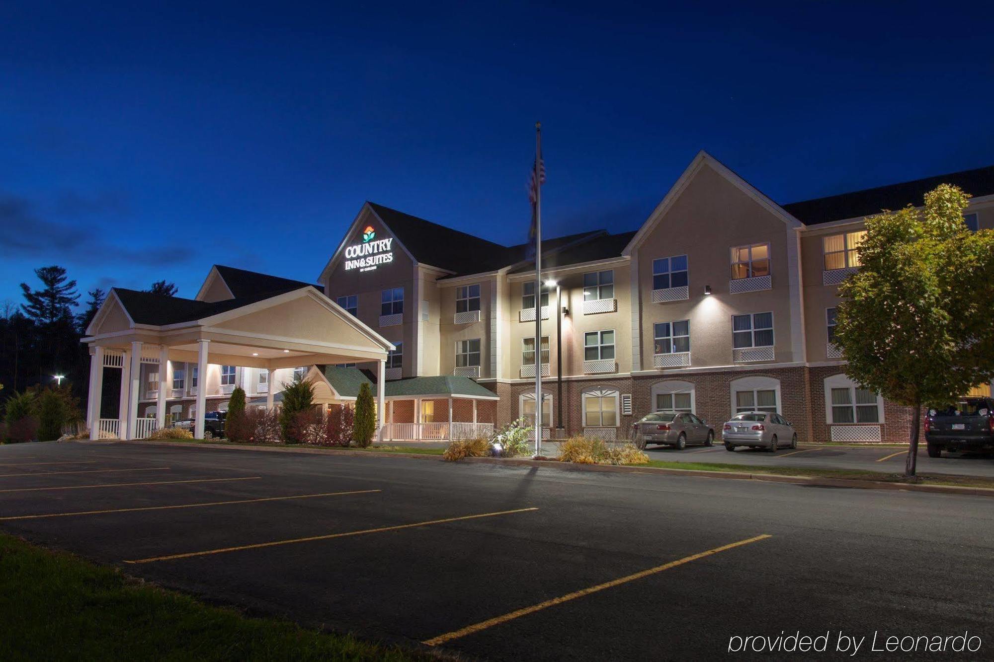 Holiday Inn Express & Suites Marquette By Ihg Eksteriør billede