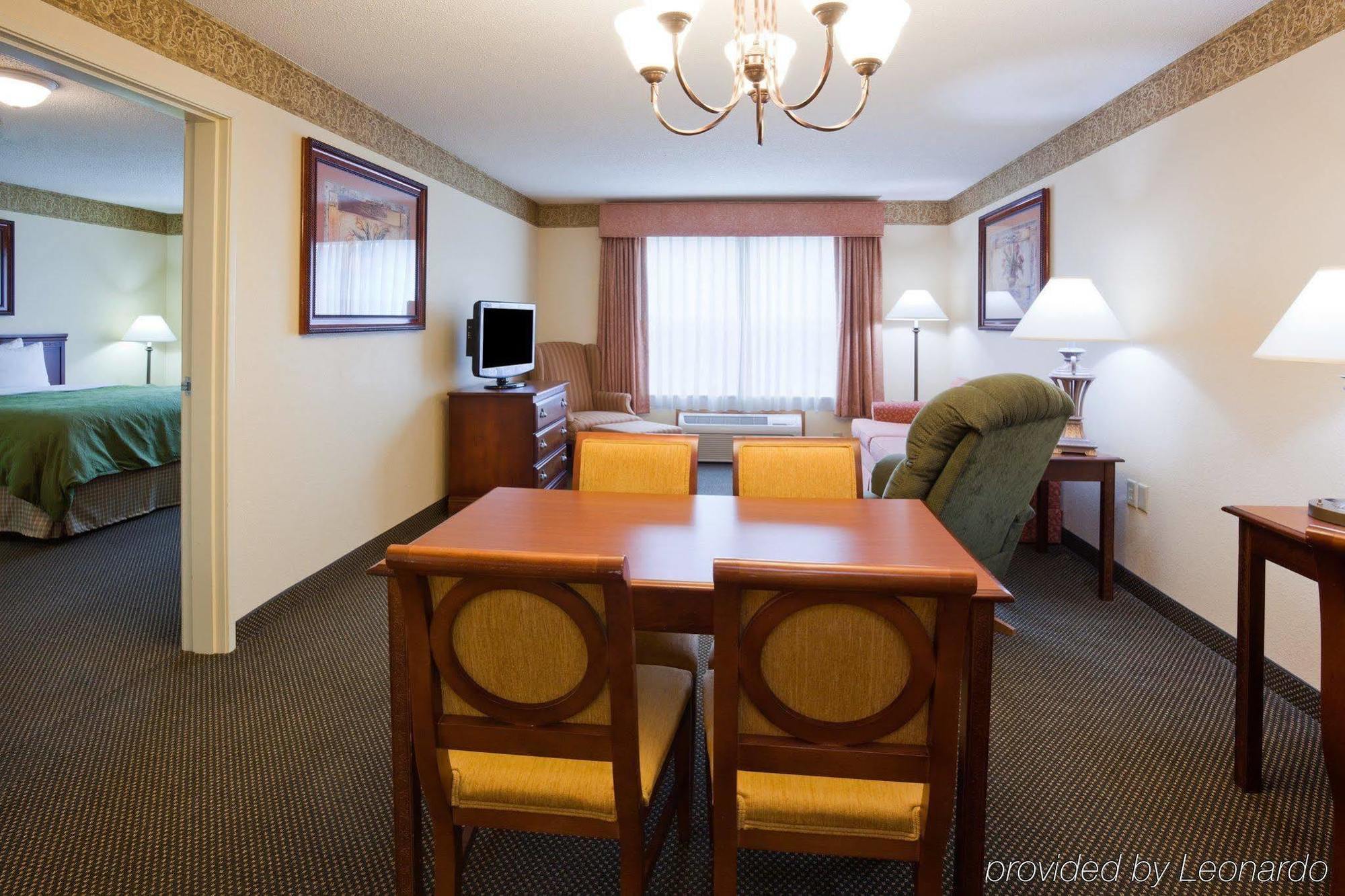 Holiday Inn Express & Suites Marquette By Ihg Eksteriør billede