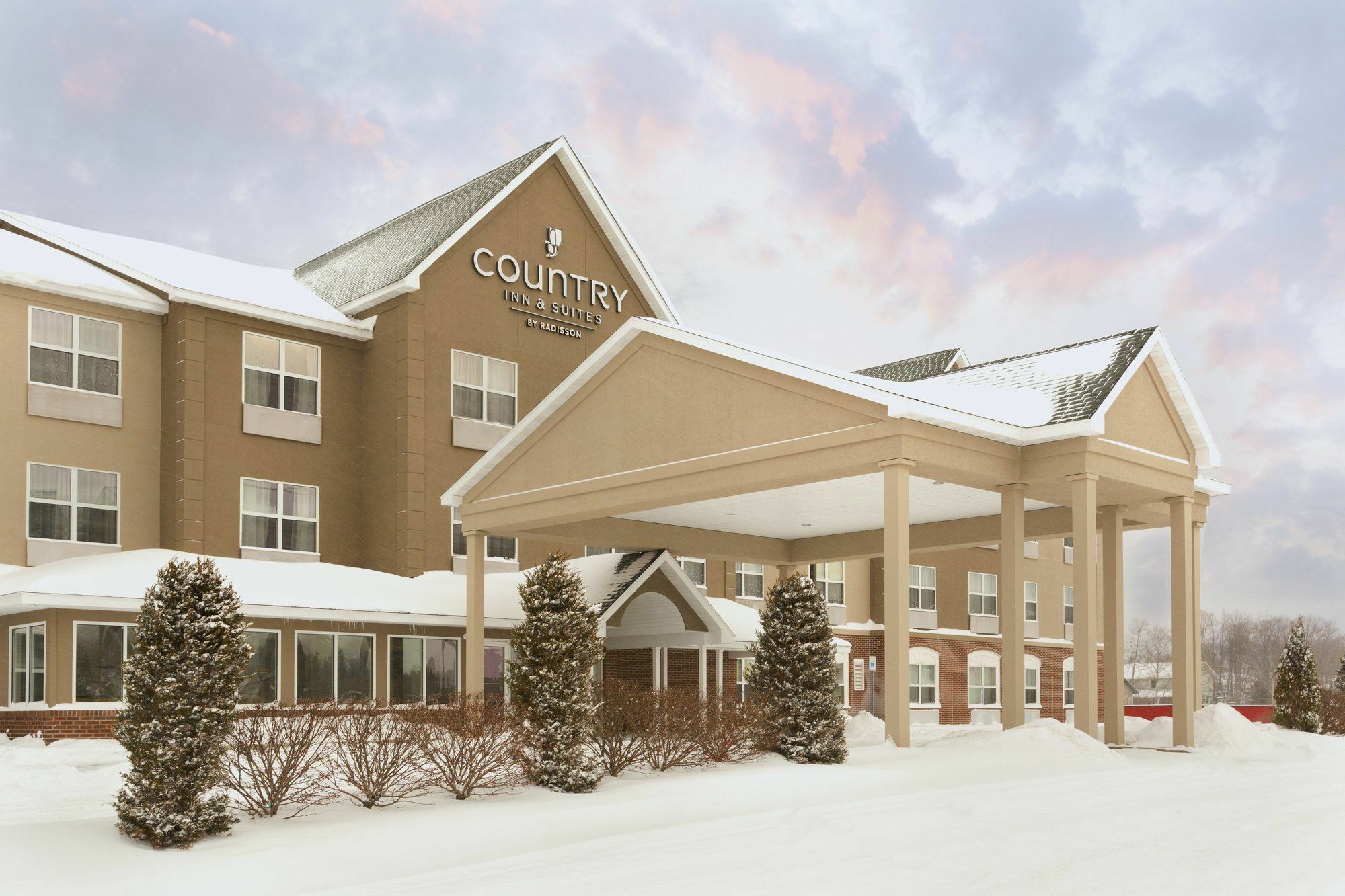 Holiday Inn Express & Suites Marquette By Ihg Eksteriør billede